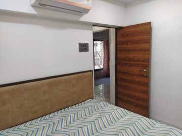 Bedroom in 2 BHK Apartment at Andheri West – for Rent