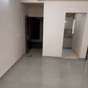 Room in 3 BHK Apartment at Amrapali Dream Valley, Amrapali Dream Valley – for Sale