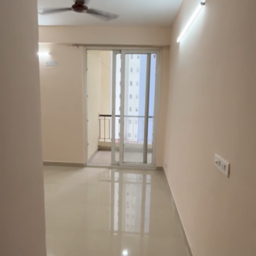 Room in 3 BHK Apartment at Amrapali Dream Valley, Amrapali Dream Valley – for Sale