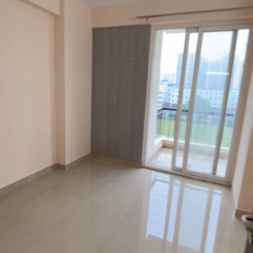 Room in 3 BHK Apartment at Amrapali Dream Valley, Amrapali Dream Valley – for Sale