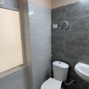 Bathroom in 3 BHK Apartment at Amrapali Dream Valley, Amrapali Dream Valley – for Sale