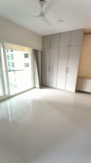 Room in 2 BHK Apartment at L&T Crescent Bay T2, Parel – for Rent