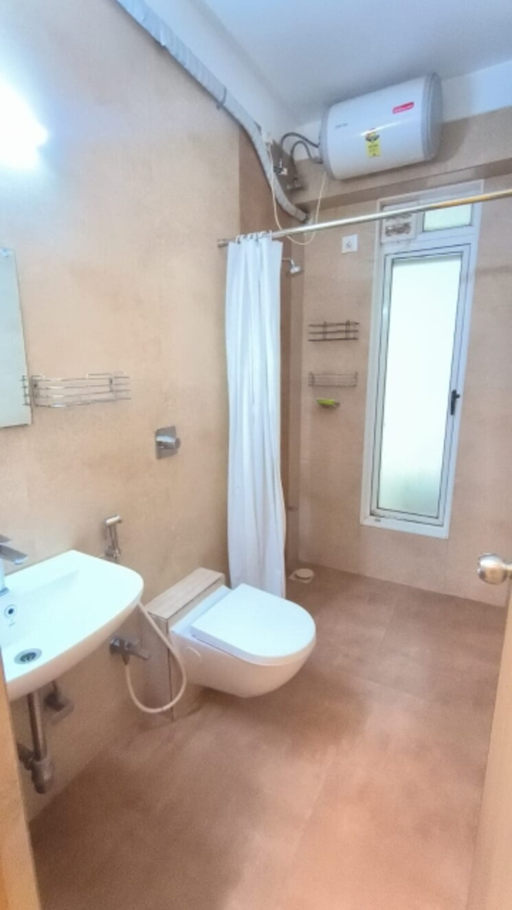 Bathroom, l-t-crescent-bay-t2 2 Bedroom 788 Sq.Ft. Apartment In Parel Mumbai 9054554