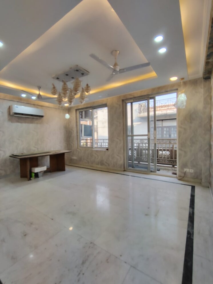 Room, shivalik colony 3 Bedroom 2700 Sq.Ft. Builder Floor In Shivalik Colony Delhi 9054560