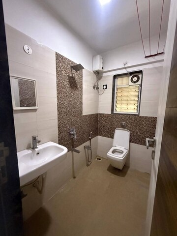 Attached Bathroom in 3 BHK Apartment at Andheri West – for Rent