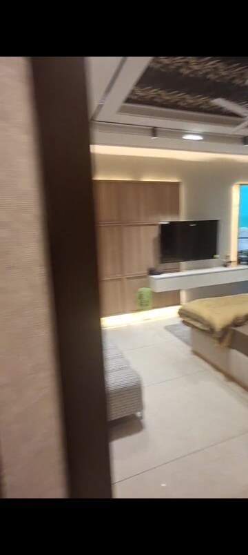 Room in 4 BHK Apartment at Kharar Road – for Sale