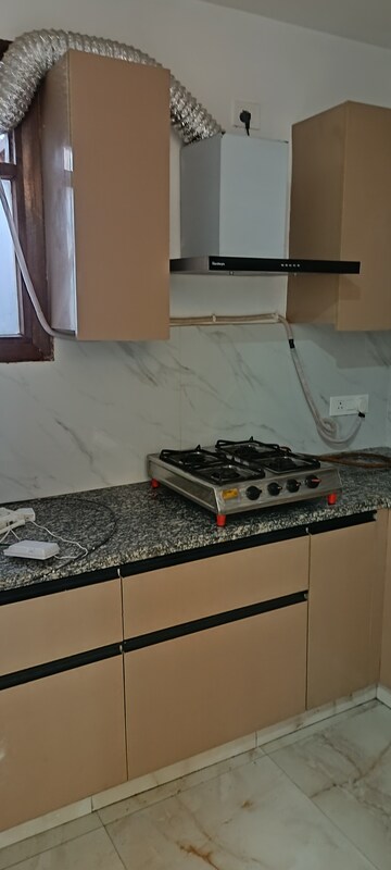Team Area in 3 BHK Builder Floor at Saket – for Rent