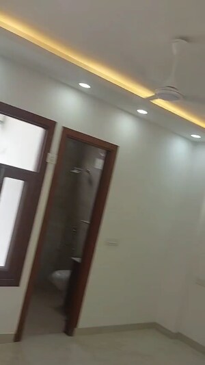 Furnished Amenities in 3 BHK Builder Floor at Malviya Nagar – for Sale