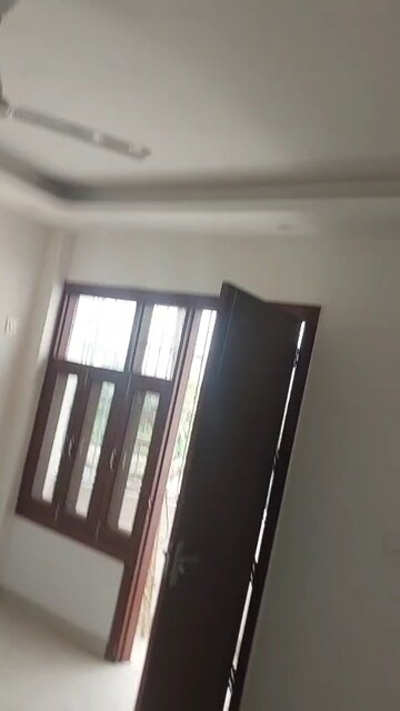 Furnished Amenities in 3 BHK Builder Floor at Malviya Nagar – for Sale
