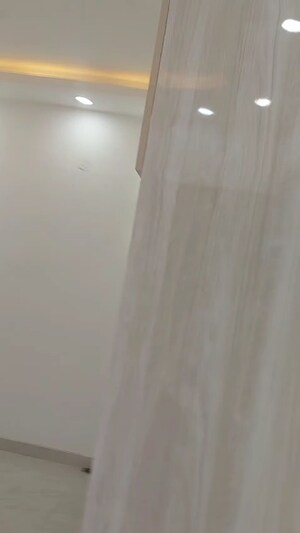 Building Lobby in 3 BHK Builder Floor at Malviya Nagar – for Sale