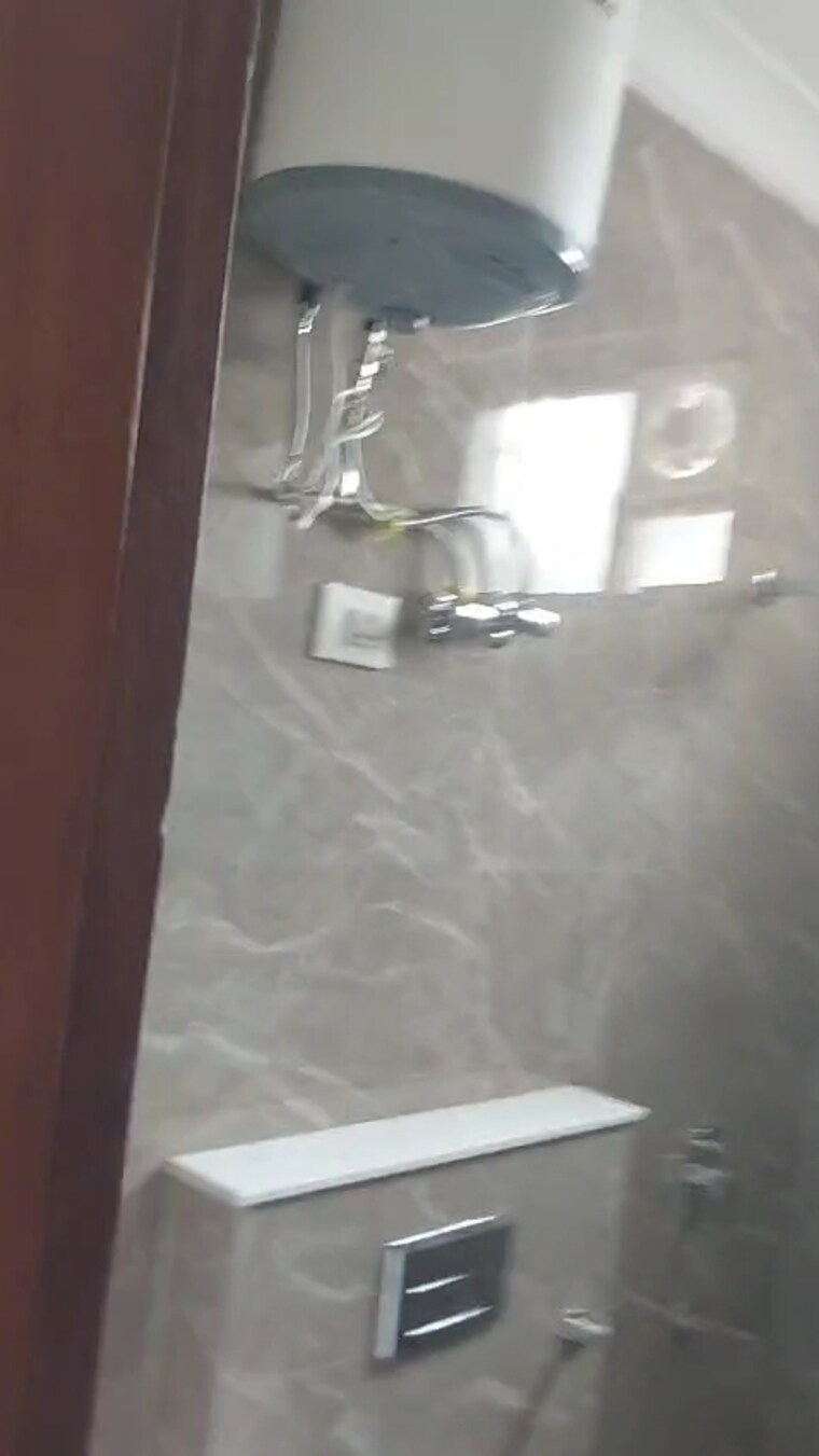 Bathroom, malviya nagar 3 Bedroom 1800 Sq.Ft. Builder Floor In Malviya Nagar Delhi 9054608