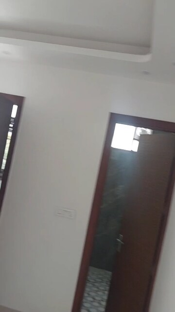 Furnished Amenities in 3 BHK Builder Floor at Malviya Nagar – for Sale