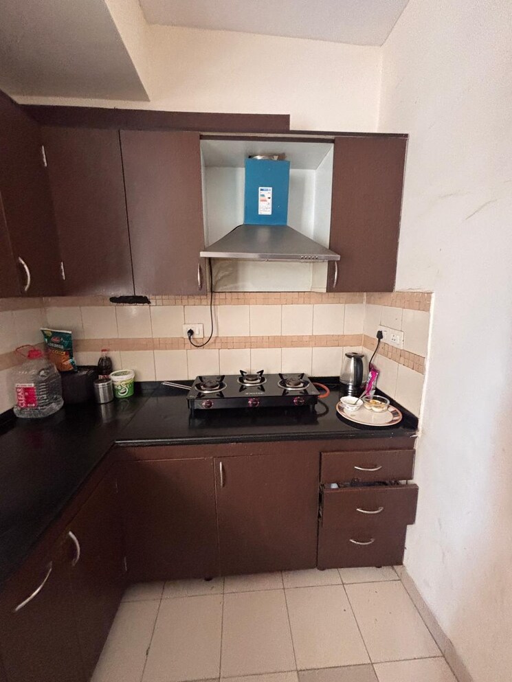 Kitchen, emaar-emerald-estate 3 Bedroom 1395 Sq.Ft. Apartment In Sector 65 Gurgaon 9054620