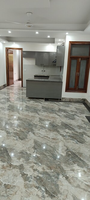 Room in 3 BHK Builder Floor at Saket – for Sale