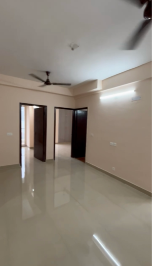 Room in 3 BHK Apartment at Amrapali Dream Valley, Amrapali Dream Valley – for Sale