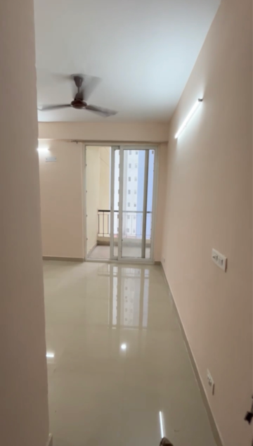Room in 3 BHK Apartment at Amrapali Dream Valley, Amrapali Dream Valley – for Sale