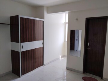 Room in 3 BHK Builder Floor at Sector 57 – for Rent