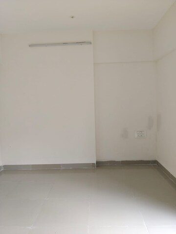 Room in 3 BHK Apartment at Hubtown Hill Crest, Andheri East – for Rent