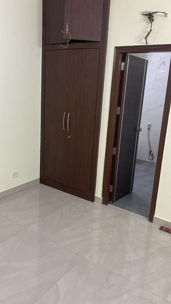 3.5 BHK + Pooja Room Independent House For Rent in Sector 27