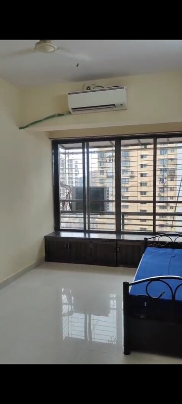 Room in 1 BHK Apartment at Kapila CHS, Prabhadevi – for Rent