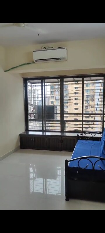 Room in 1 BHK Apartment at Kapila CHS, Prabhadevi – for Rent