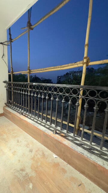 Balcony in 1 BHK Builder Floor at Palm Residency Chhatarpur, Chattarpur – for Rent