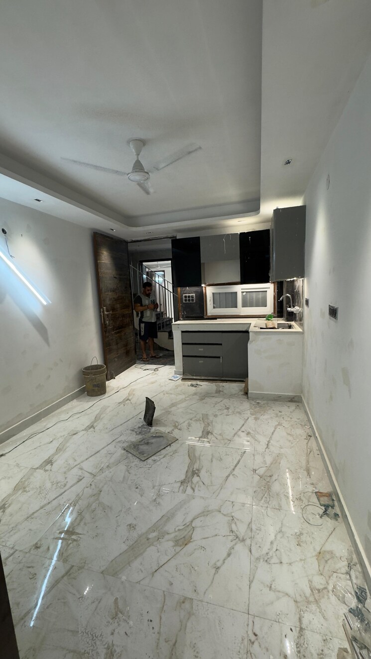  Parking, palm-residency-chhatarpur 1 Bedroom 450 Sq.Ft. Builder Floor In Chattarpur Delhi 9054691