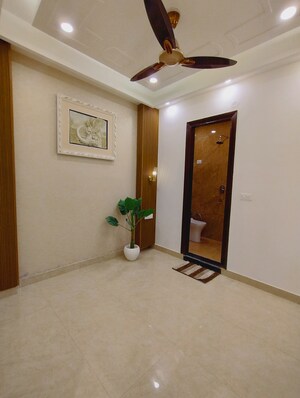 Furnished Amenities in 3 BHK Builder Floor at Uttam Nagar West – for Sale
