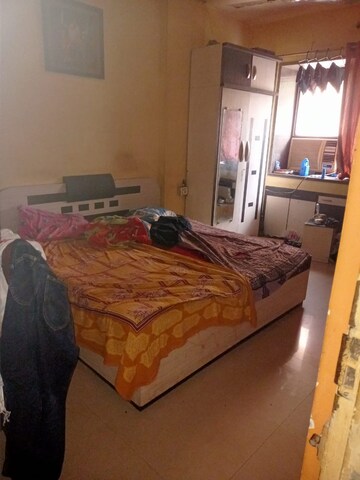 Bedroom in 2 BHK Apartment at Gautam Centre, Kopri – for Rent