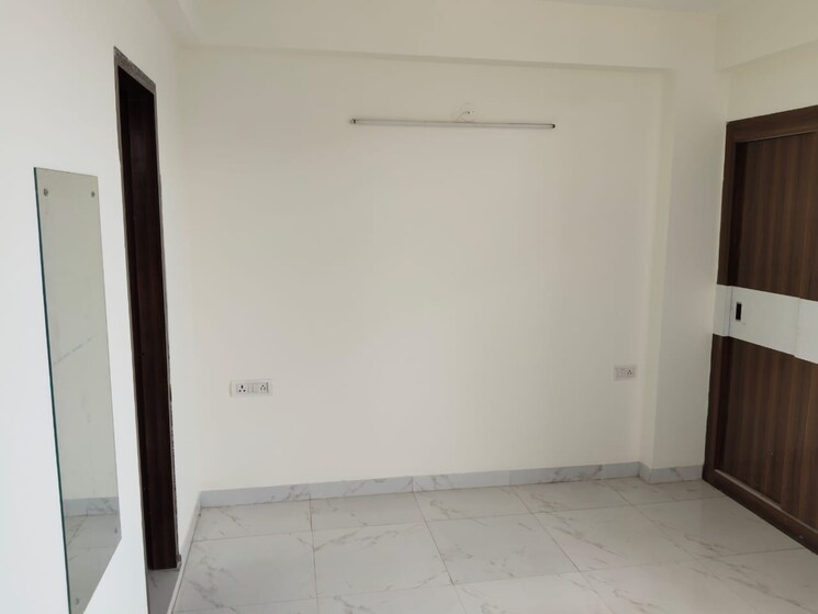 Room, signature-global-the-roselia 2 Bedroom 800 Sq.Ft. Apartment In Sector 95a Gurgaon 9054710