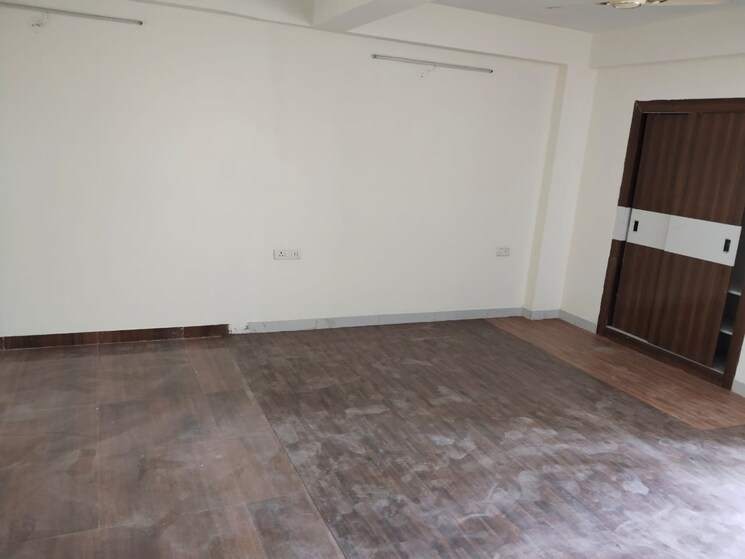 Room, signature-global-the-roselia 2 Bedroom 800 Sq.Ft. Apartment In Sector 95a Gurgaon 9054710