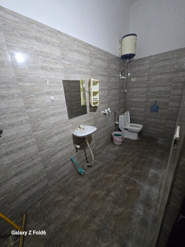 Furnished Amenities in 1 BHK Builder Floor at Palm Residency Chhatarpur, Chattarpur – for Rent