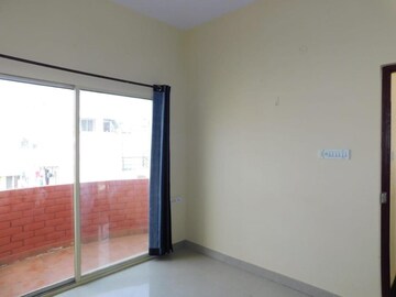 Room in 2 BHK Builder Floor at Halasuru – for Rent