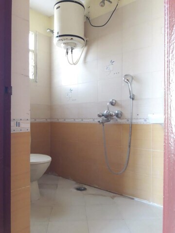 Bathroom in 2 BHK Builder Floor at Halasuru – for Rent