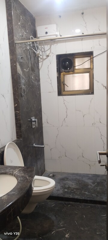 Furnished Amenities in 3 BHK Apartment at Aristo Pearl Residency, Prabhadevi – for Rent