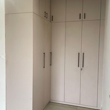 Bathroom in 4 BHK Apartment at Prestige Waterford, Prasanth Layout – for Rent