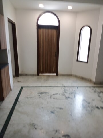 Room in 1 BHK Builder Floor at Paryavaran Complex – for Rent