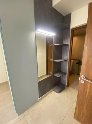 Bathroom in 3.5 BHK Apartment at Prestige Waterford, Prasanth Layout – for Rent