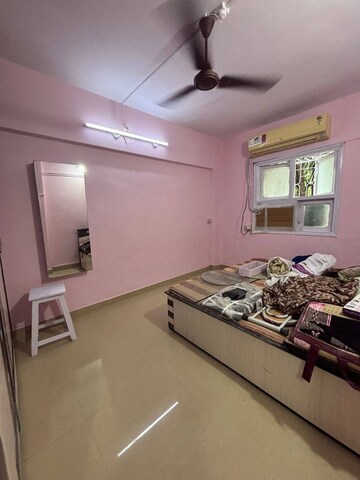 Living Room in 1.5 BHK Apartment at Andheri West – for Rent