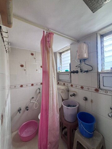 Bathroom in 1.5 BHK Apartment at Andheri West – for Rent