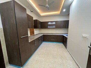 Kitchen in 3 BHK Builder Floor at Ansal Sushant Lok I, Sector 43 – for Rent
