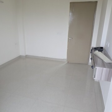 Room in 4 BHK Apartment at Pareena Micasa, Nurpur Jharsa – for Rent