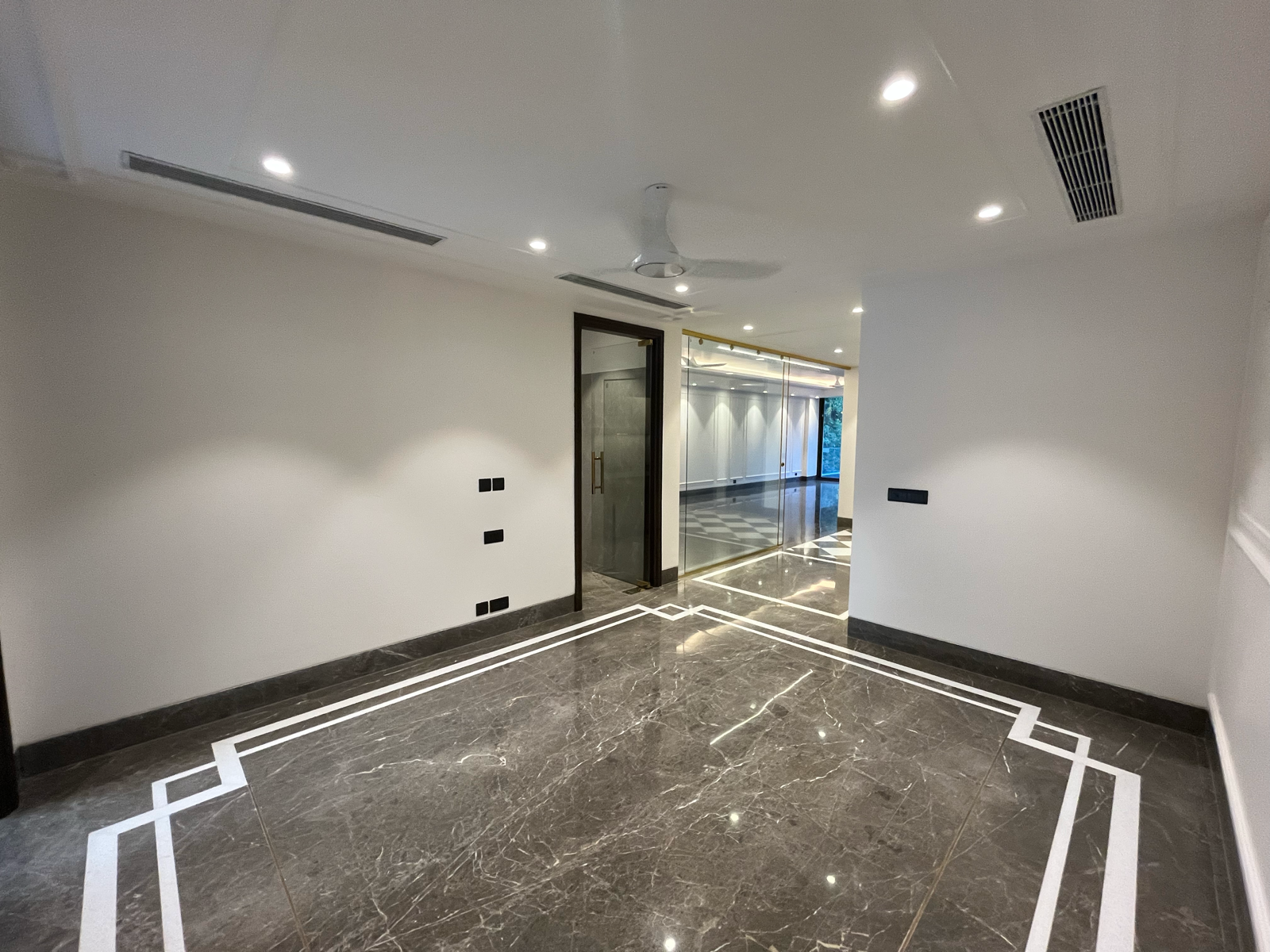 4 BHK + Servant Room Builder Floor For Rent in Ansal Sushant Lok I