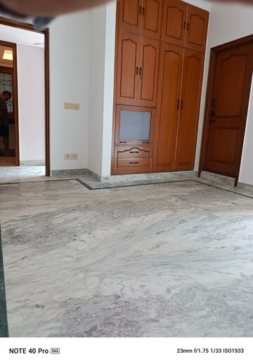 Room in 3 BHK Builder Floor at Saket – for Rent
