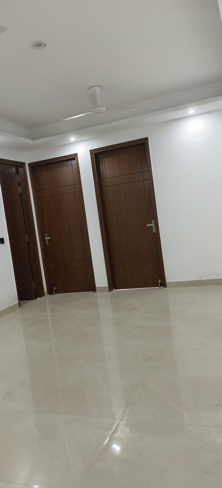 undefined, freedom fighters enclave 3 Bedroom 1150 Sq.Ft. Builder Floor In Freedom Fighters Enclave Delhi 9054823