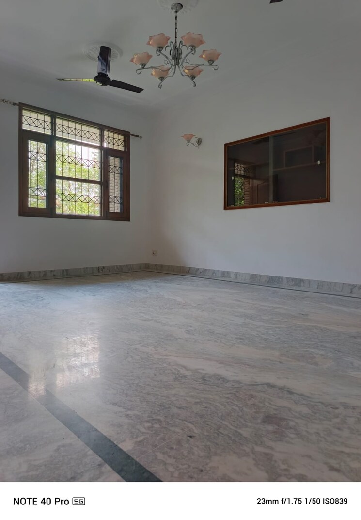 Room, saket 3 Bedroom 1800 Sq.Ft. Builder Floor In Saket Delhi 9054827