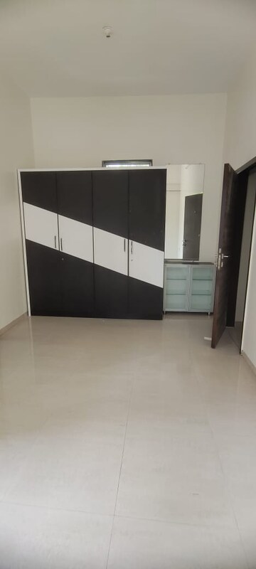  Office Space For Rent in Omprakash Arcade, Chembur