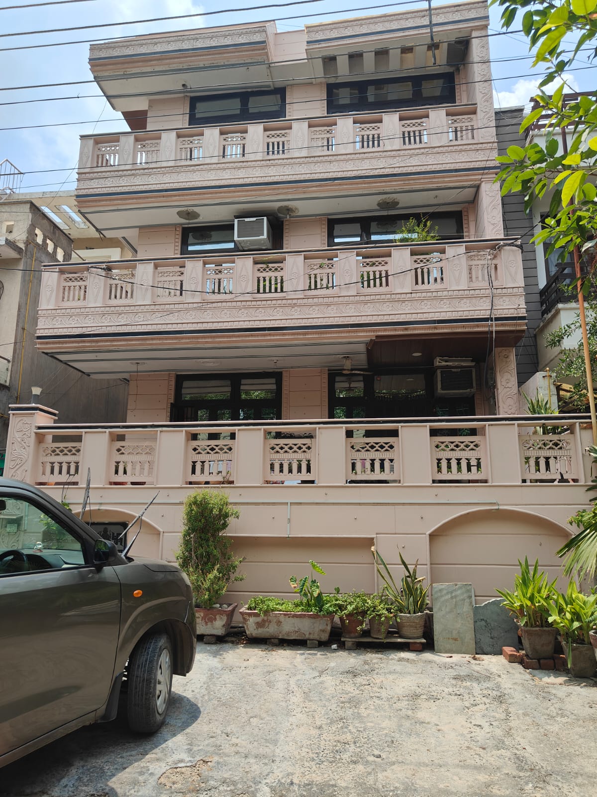 6+ BHK + Pooja Room,Servant Room,Study Room,Extra Room Villa For Sale in Sector 46