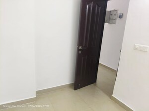 Room in 2 BHK Apartment at Amrapali Golf Homes, Sector 4 Greater Noida – for Sale