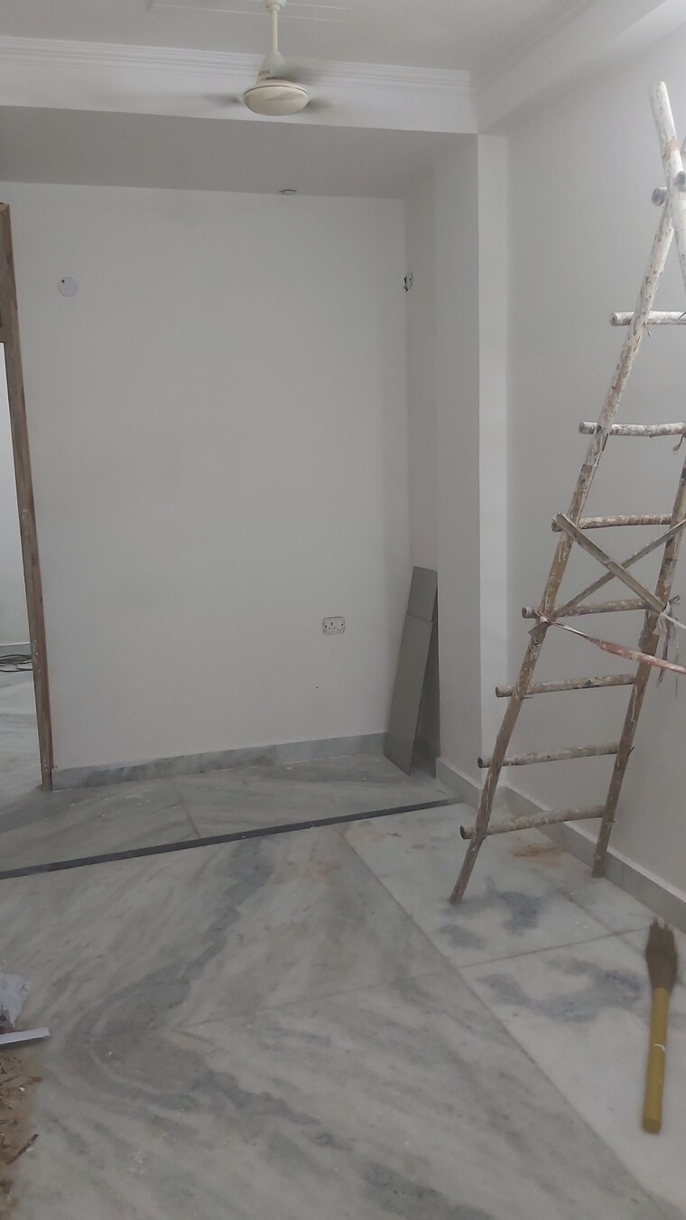 Balcony, mayur vihar 2.5 Bedroom 650 Sq.Ft. Builder Floor In Mayur Vihar Delhi 9054973